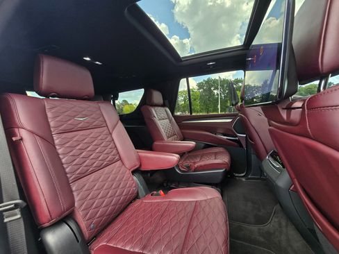 Used 2025 Cadillac Escalade Sport w/ Touring Package AWD/4WD image 22