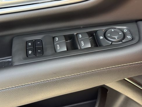 Used 2023 GMC Yukon SLT RWD image 26