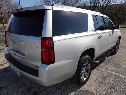 Used 2018 Chevrolet Suburban LT w/ Luxury Package image 6