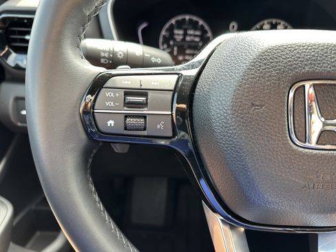 Used 2025 Honda Pilot EX-L image 19