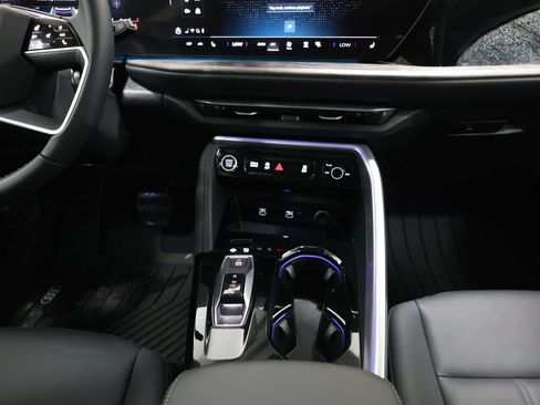 Used 2025 Audi Q5 Premium w/ Convenience Package AWD/4WD image 20