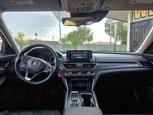 Used 2022 Honda Accord Touring image 6