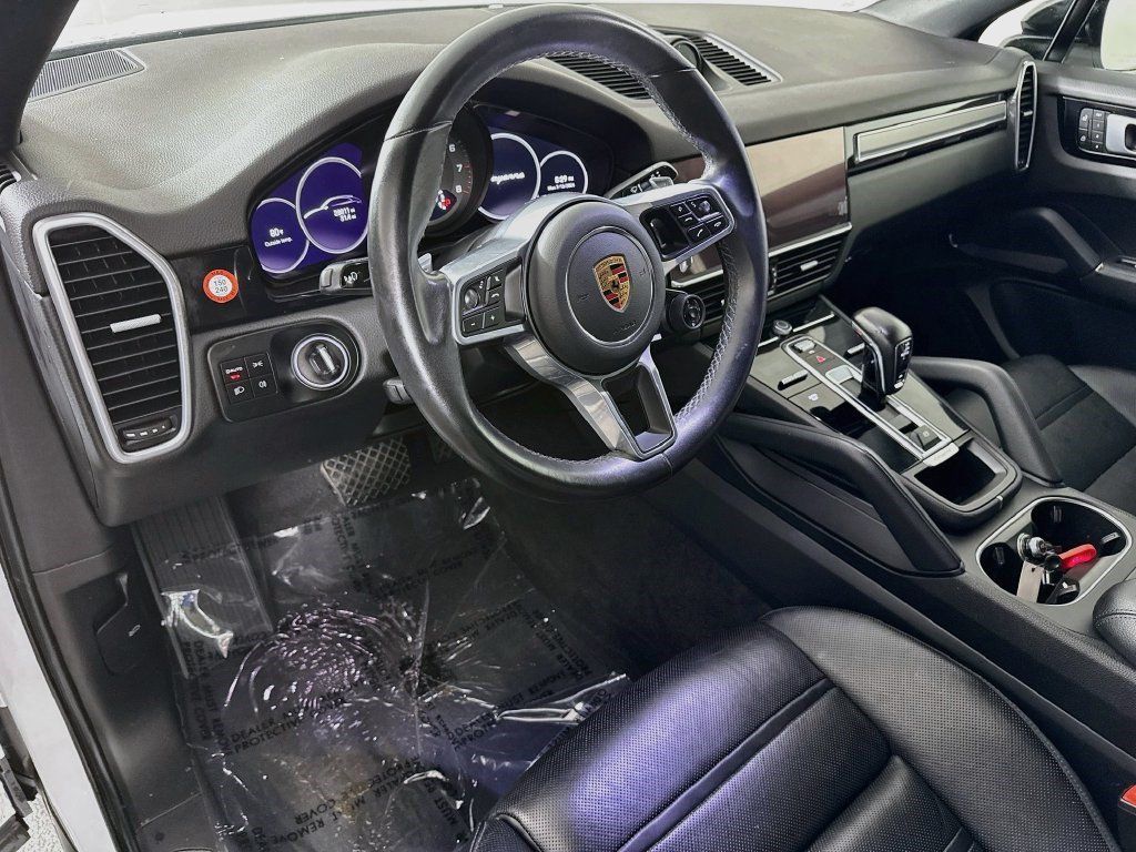 Used 2023 Porsche Cayenne Platinum Edition AWD/4WD image 22