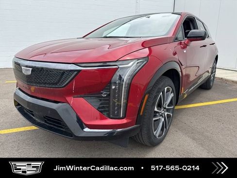 Certified 2025 Cadillac Optiq Sport 2 w/ LPO, Floor Liner Package AWD/4WD image 1