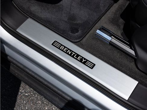 Certified 2024 Bentley Bentayga Extended Wheelbase image 22