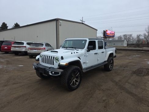 Used 2020 Jeep Gladiator Overland image 5