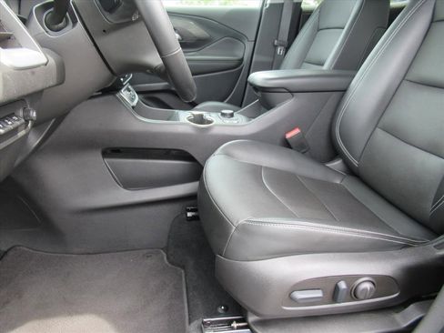 Certified 2023 GMC Terrain SLT w/ Tech Package image 18