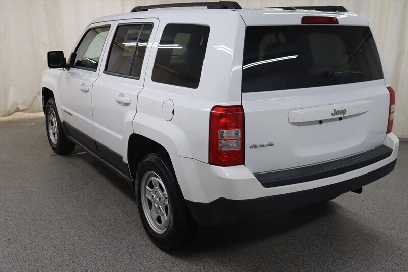 Used 2016 Jeep Patriot Sport w/ Power Value Group AWD/4WD image 5
