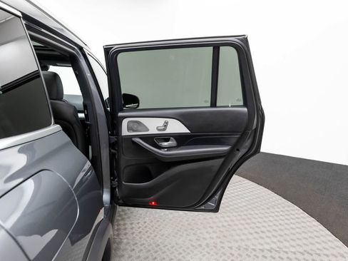 Used 2025 Mercedes-Benz GLS 450 4MATIC image 49