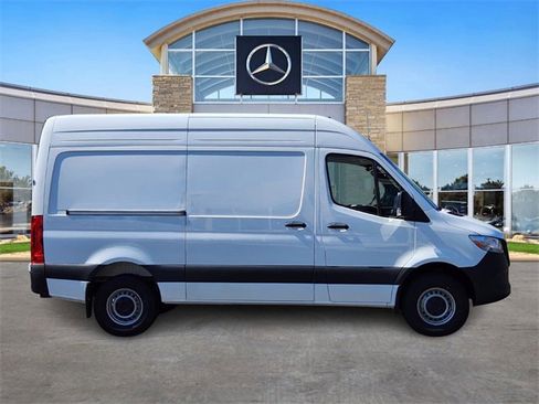 New 2025 Mercedes-Benz Sprinter 2500 image 5