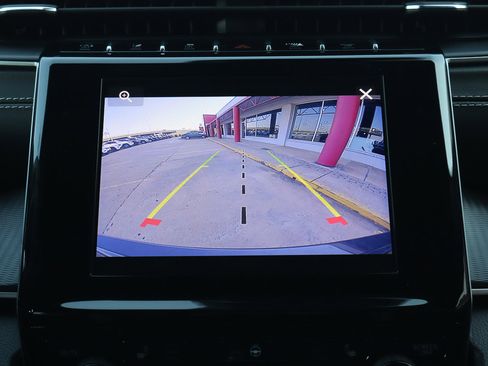 Used 2023 Jeep Grand Cherokee Altitude image 12