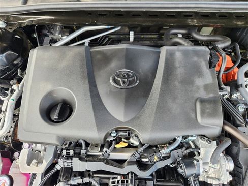 Used 2025 Toyota Camry SE image 32