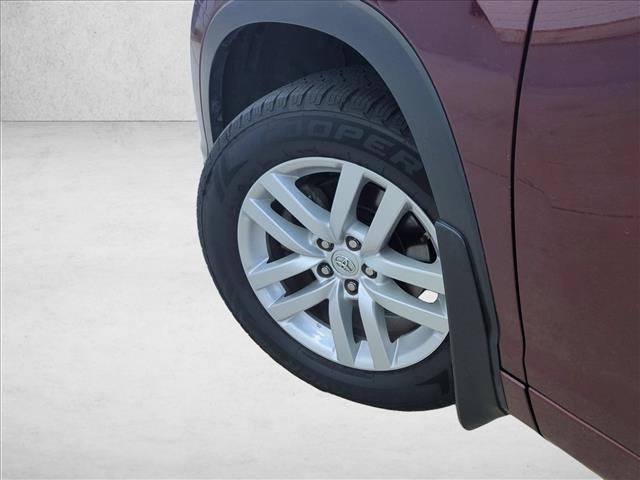 Used 2015 Toyota Highlander LE AWD/4WD image 10