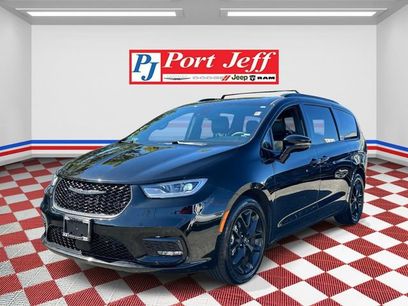 Used 2025 Chrysler Pacifica Limited