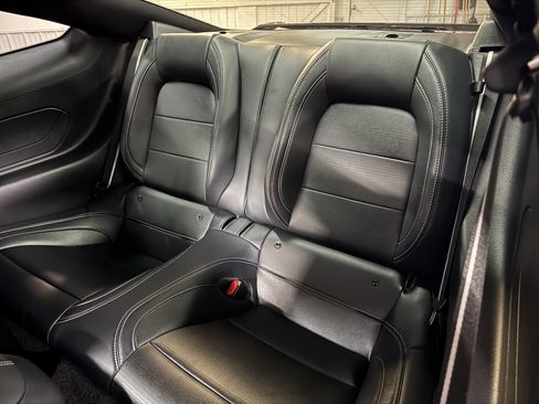 Used 2025 Ford Mustang GT Premium image 9