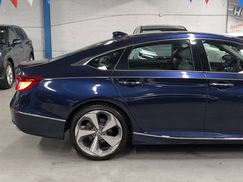 Used 2019 Honda Accord Touring image 9