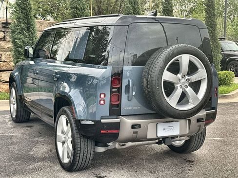 Used 2025 Land Rover Defender 110 X-Dynamic SE AWD/4WD image 3