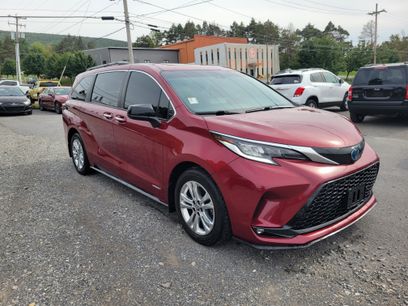 Used 2021 Toyota Sienna XSE