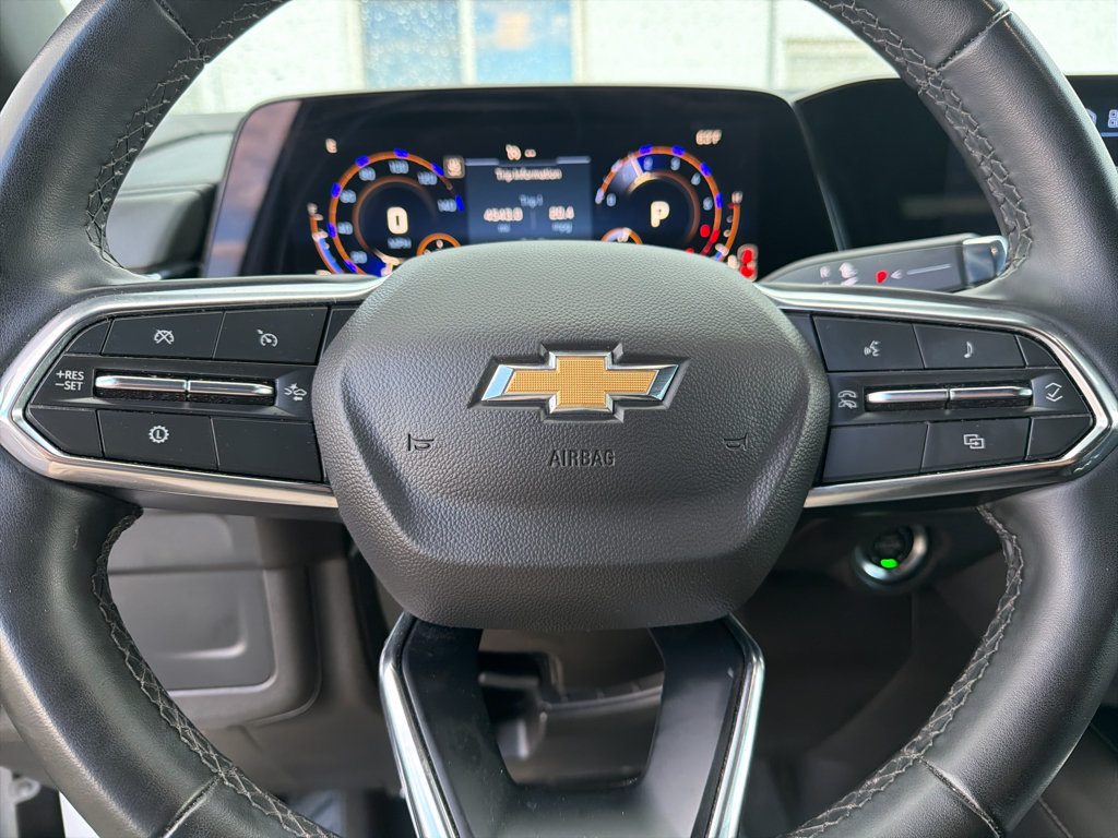 Used 2025 Chevrolet Suburban LT AWD/4WD image 9
