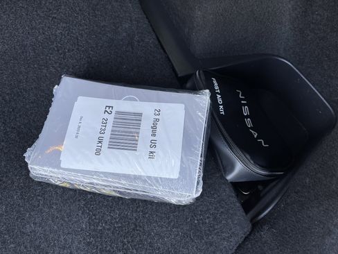 Used 2023 Nissan Rogue SV image 39