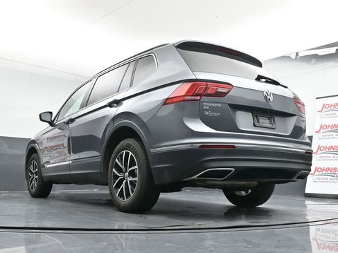 Used 2021 Volkswagen Tiguan SE image 21