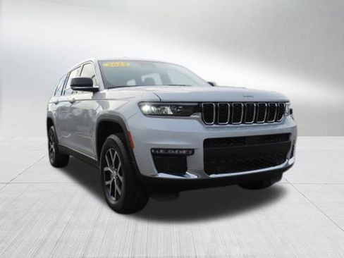 New 2025 Jeep Grand Cherokee L Limited image 9