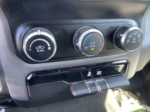 Used 2021 RAM 1500 Big Horn AWD/4WD image 18