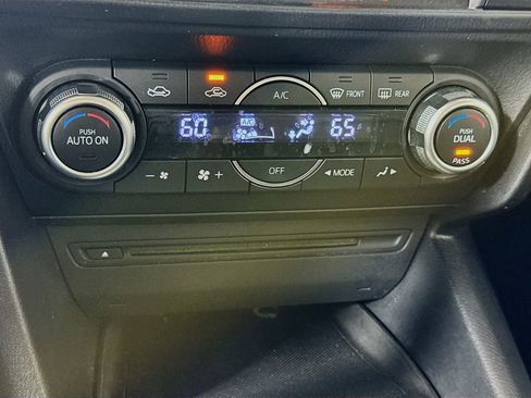 Used 2015 MAZDA MAZDA3 i Grand Touring image 18