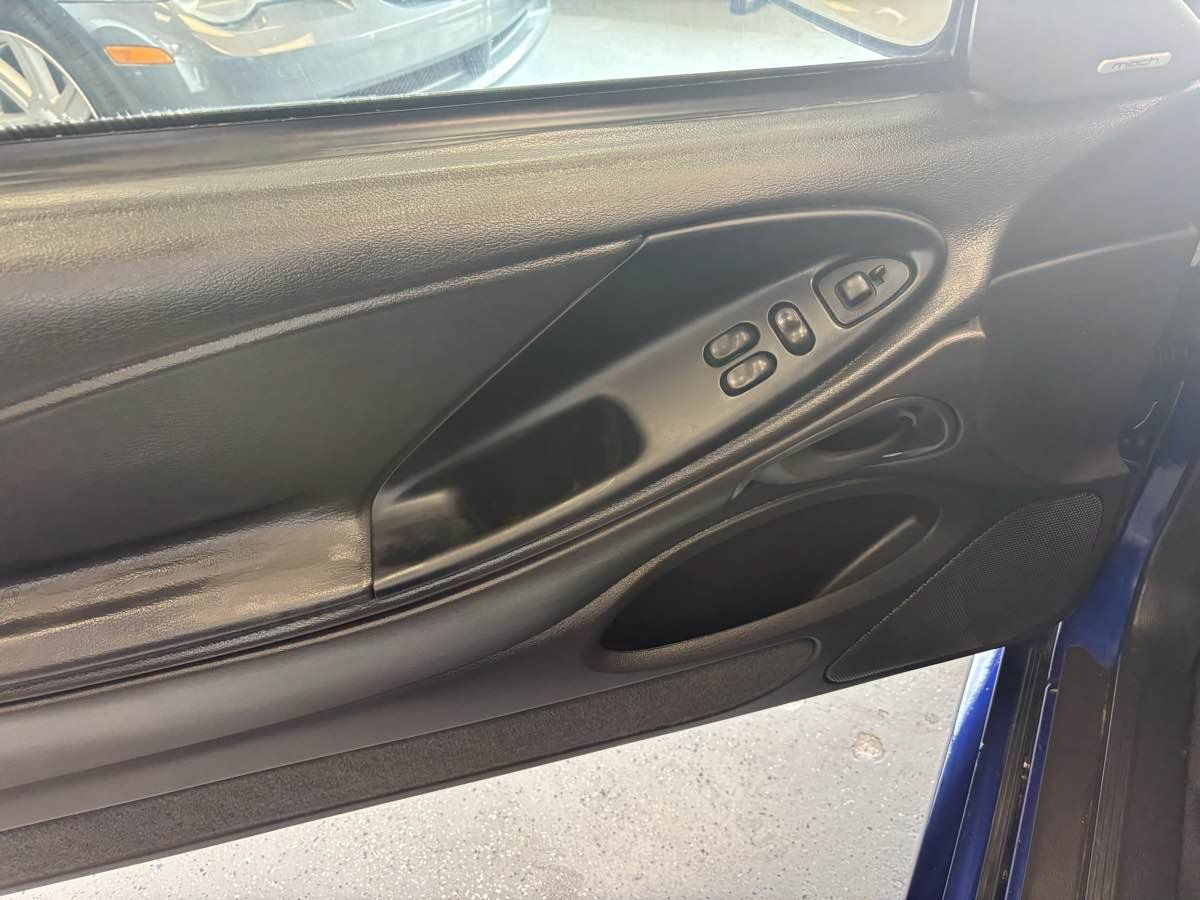 Used 2004 Ford Mustang Coupe RWD image 20