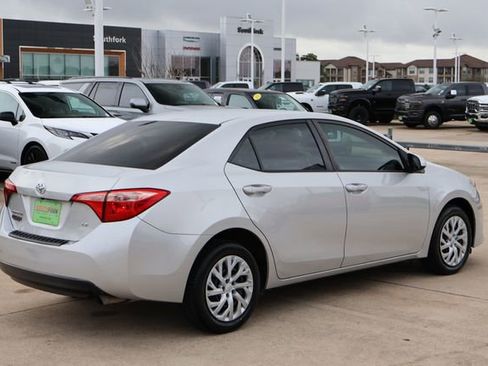 Used 2019 Toyota Corolla LE image 7