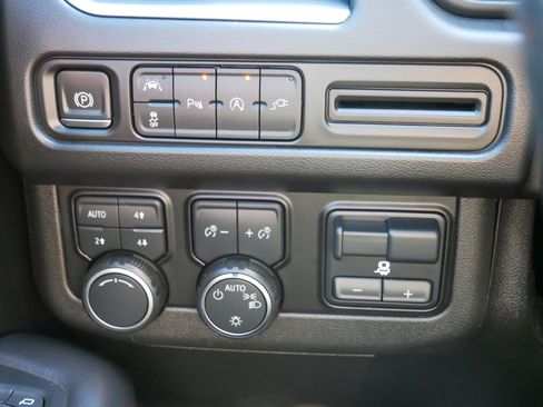 Used 2021 Chevrolet Tahoe RST w/ Luxury Package image 22