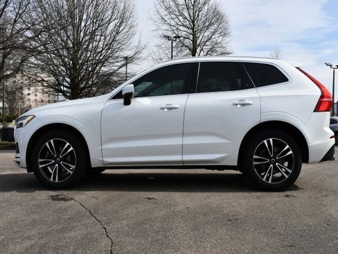 Used 2021 Volvo XC60 T5 Momentum w/ Premium Package image 4