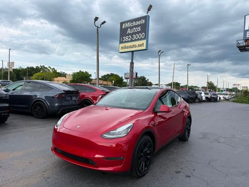 Used 2023 Tesla Model Y AWD image 1