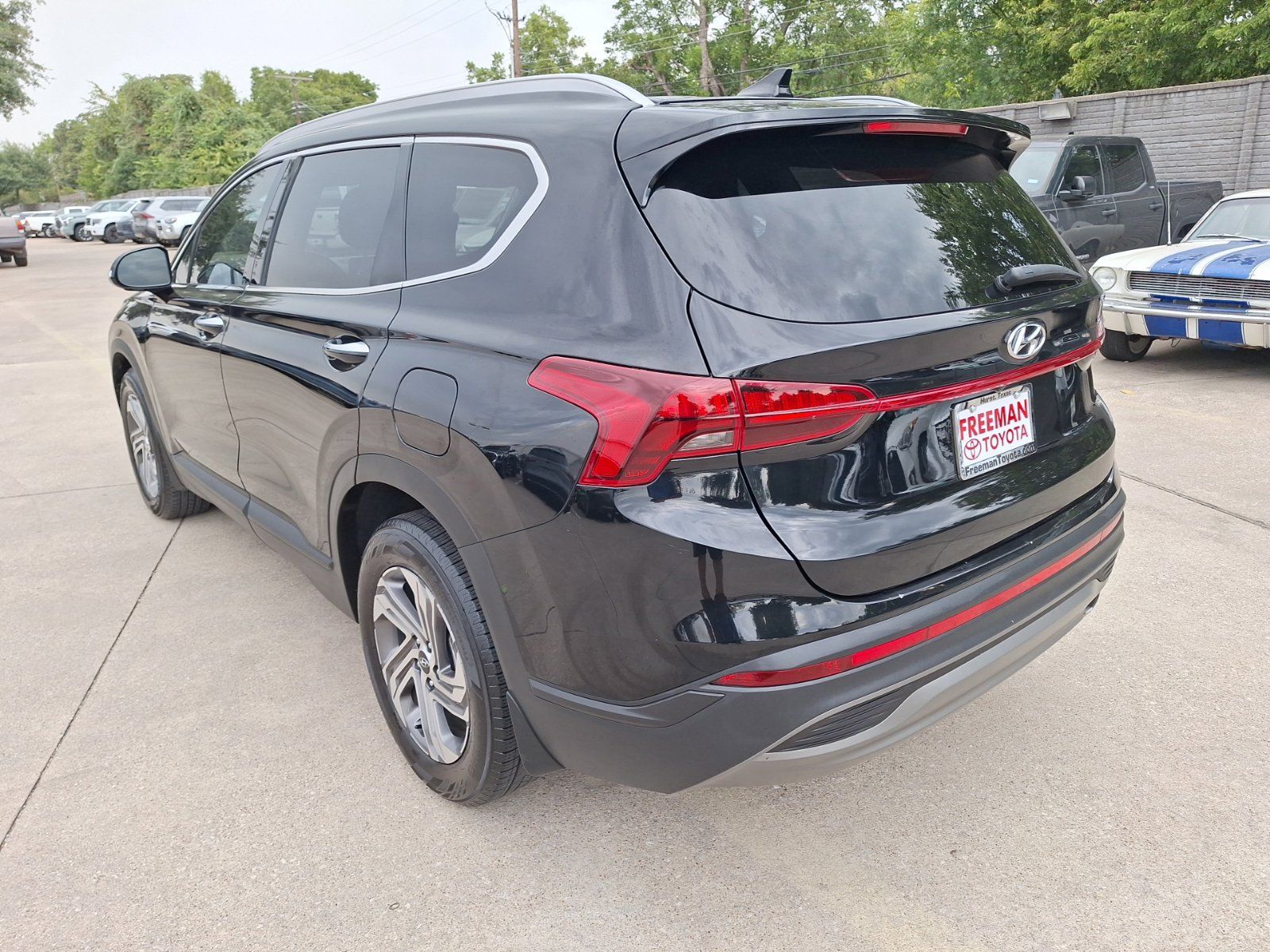 Used 2023 Hyundai Santa Fe SEL w/ Cargo Package FWD image 4