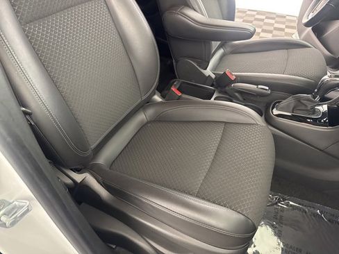 Used 2022 Buick Encore Preferred w/ Safety Package II image 25