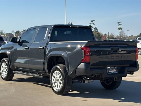 Used 2025 Toyota Tacoma SR image 7