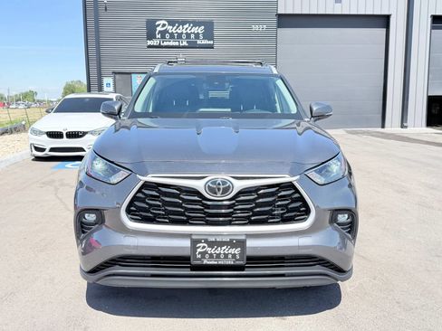 Used 2023 Toyota Highlander XLE AWD/4WD image 3