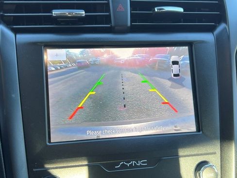 Used 2020 Ford Fusion SE w/ Equipment Group 151A image 17