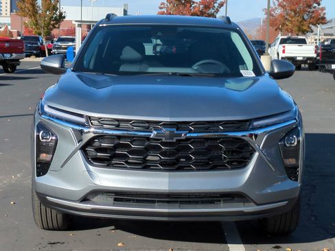 New 2026 Chevrolet Trax LT w/ Driver Confidence Package image 8