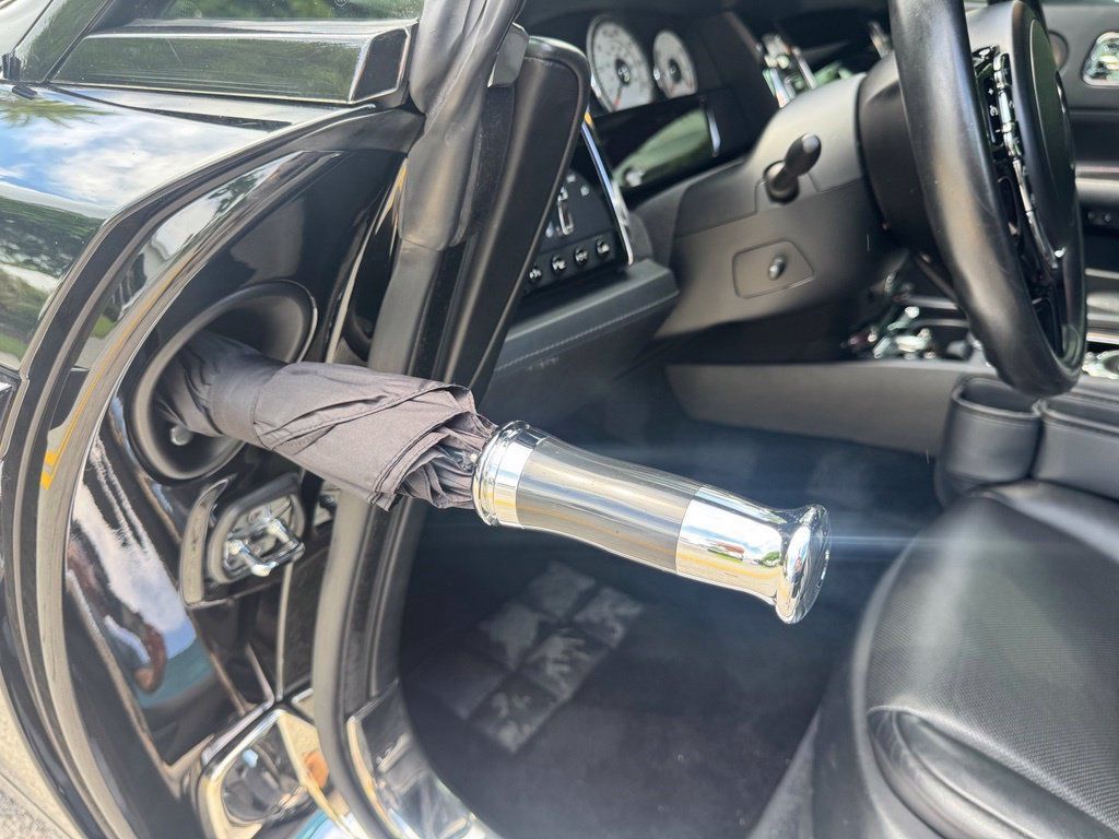 Used 2016 Rolls-Royce Wraith RWD image 15
