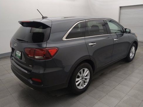 Used 2020 Kia Sorento LX FWD image 9