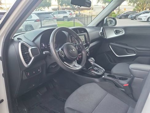 Used 2021 Kia Soul LX FWD image 9