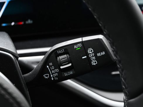 Used 2026 BMW X5 xDrive40i w/ M Sport Package image 35