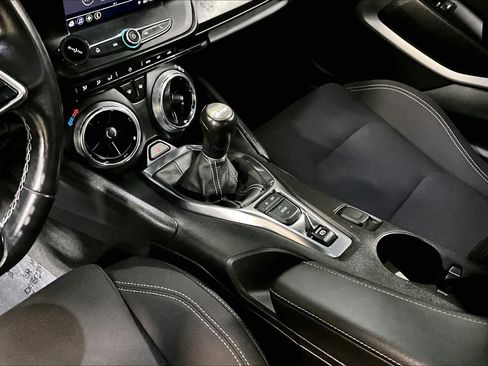 Used 2020 Chevrolet Camaro LT image 13