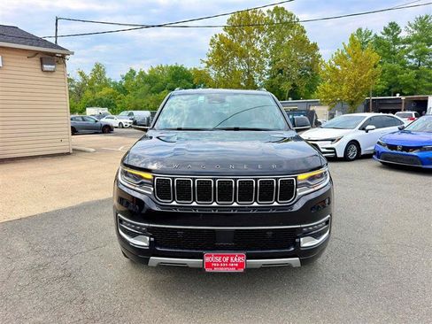 Used 2024 Jeep Wagoneer Series II AWD/4WD image 9