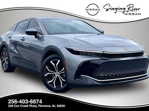 Used 2023 Toyota Crown Limited image 1