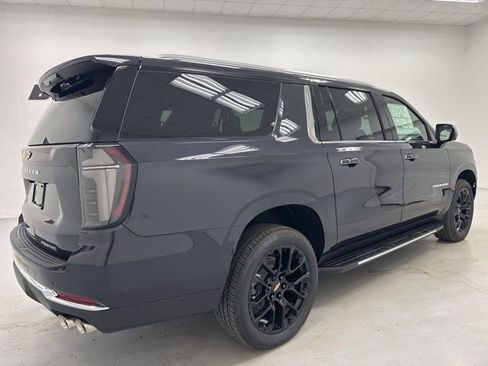 New 2026 Chevrolet Suburban Premier AWD/4WD image 5