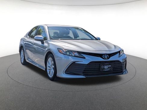 Used 2023 Toyota Camry LE FWD image 3