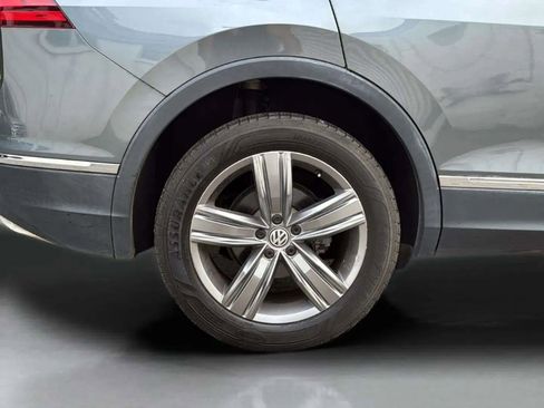 Used 2021 Volkswagen Tiguan SEL image 33