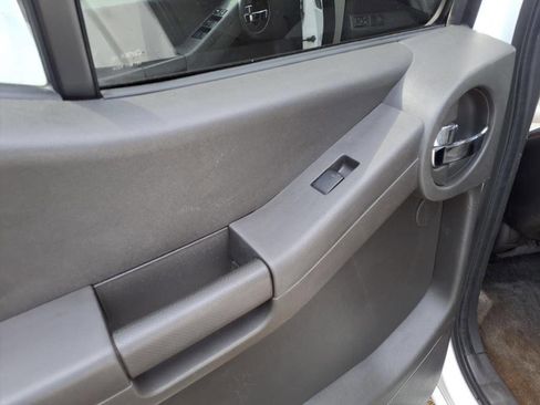 Used 2012 Nissan Xterra PRO-4X w/ Pro-4x Leather Pkg image 6